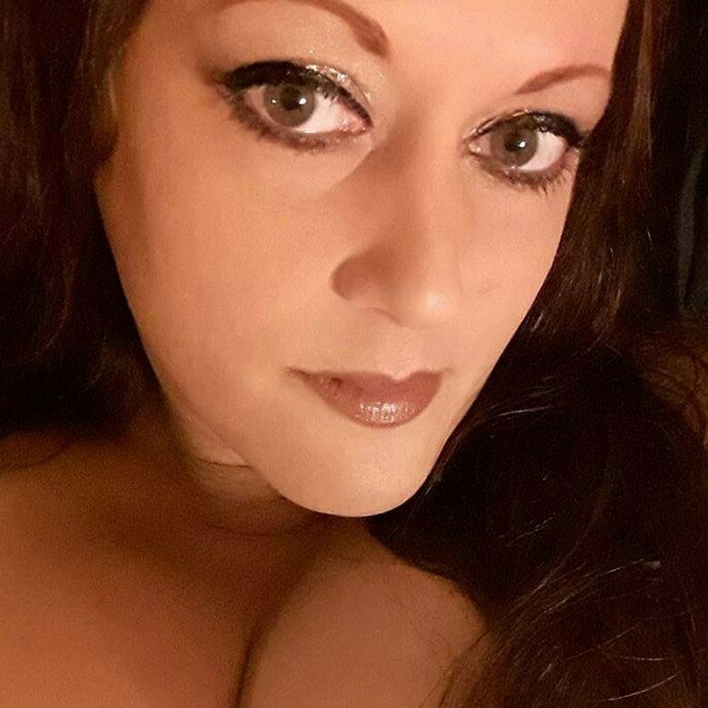 Meet your Posher, Deena